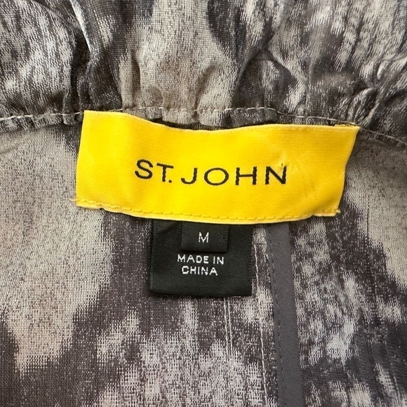St John Jacket Women's Sz M Yellow Label Windbreaker Lightweight Snake Print Zip - Picture 12 of 14